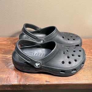 CROCS Classic Clog, Black, Unisex, Size 7 Men/5 Women, gently worn